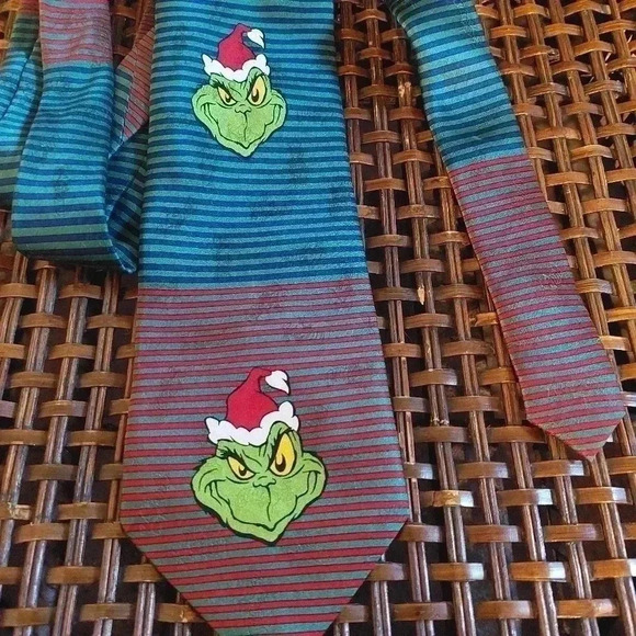 The Grinch Christmas Necktie by Dr. Seuss The Grinch That Stole Christmas... - Picture 2 of 6